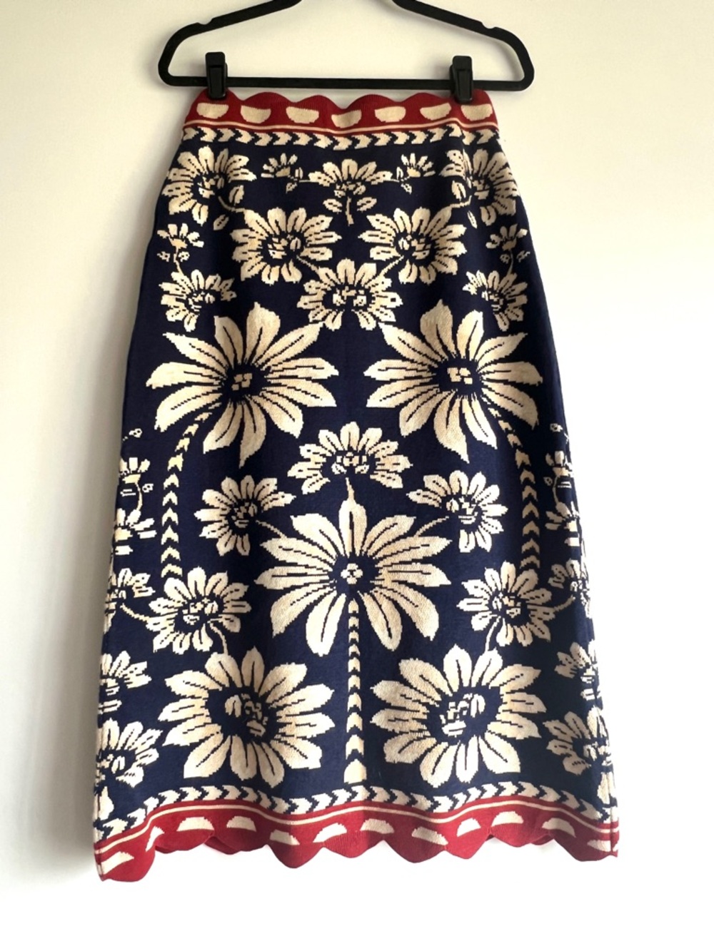 FARM Rio Luna Floral Knit Pencil Skirt Navy Cream Red Scalloped Trim Medium NWT - Picture 4 of 13